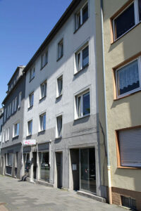 Bochum <br />
Dorstener Str. 341 <br />
7 Wohneinheiten und 2 Gewerbe und 6 Garagen