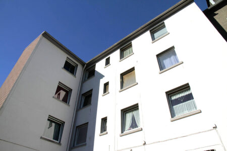 Bochum <br />
Dorstener Str. 341 <br />
7 Wohneinheiten und 2 Gewerbe und 6 Garagen