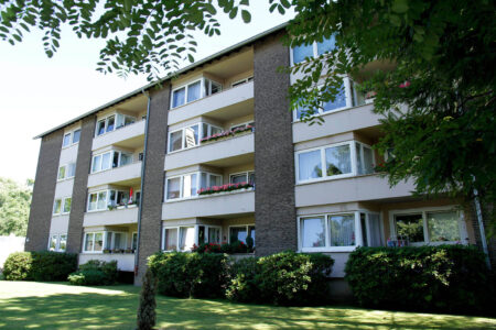 Mülheim/Ruhr <br />
Scharpenberg 72<br />
7 Wohneinheiten und 15 Garagen