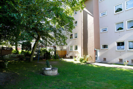 Mülheim/Ruhr <br />
Scharpenberg 72<br />
7 Wohneinheiten und 15 Garagen