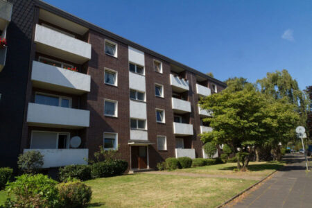 Duisburg <br />
Römerstrasse 10, <br />Nüssmannsweg 6/8<br />
28 Wohneinheiten und 16 Garagen