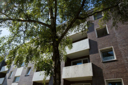 Duisburg <br />
Römerstrasse 3/5, <br />Nüssmannsweg 6/8<br />
28 Wohneinheiten und 16 Garagen